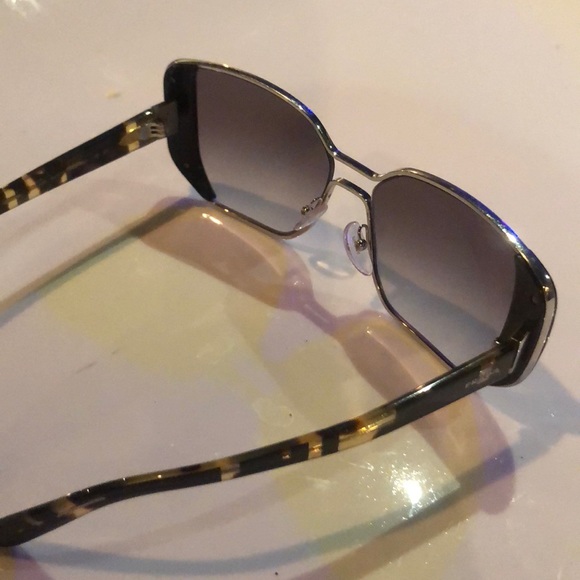 Brand new Prada sunglasses((( FINAL SAlE)) - Picture 4 of 6